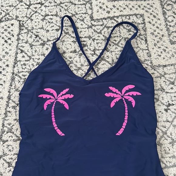 Swimsuit - Picture 3 of 5